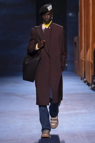 Look 17